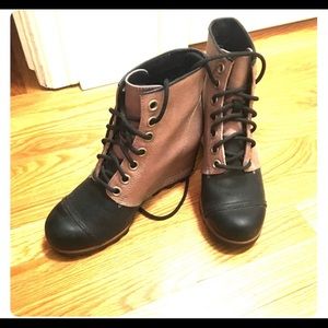 Sorel PDX boots! Worn once inside!!